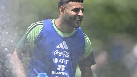 Alexis Vega aprueba abucheos de la afición y lanza mensaje: “Queremos jugar bien y gustarle a la gente”