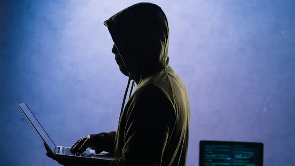 Estas prácticas pueden derivar en robo de identidad o acceso no autorizado a cuentas bancarias / Magnific