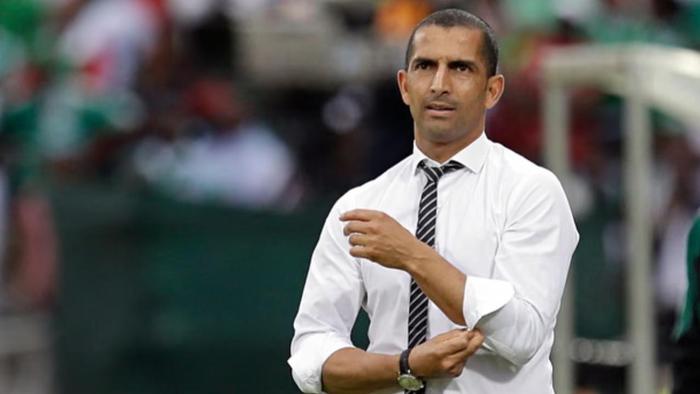 Sabri Lamouchi, técnico de la selección de Túnez | AP