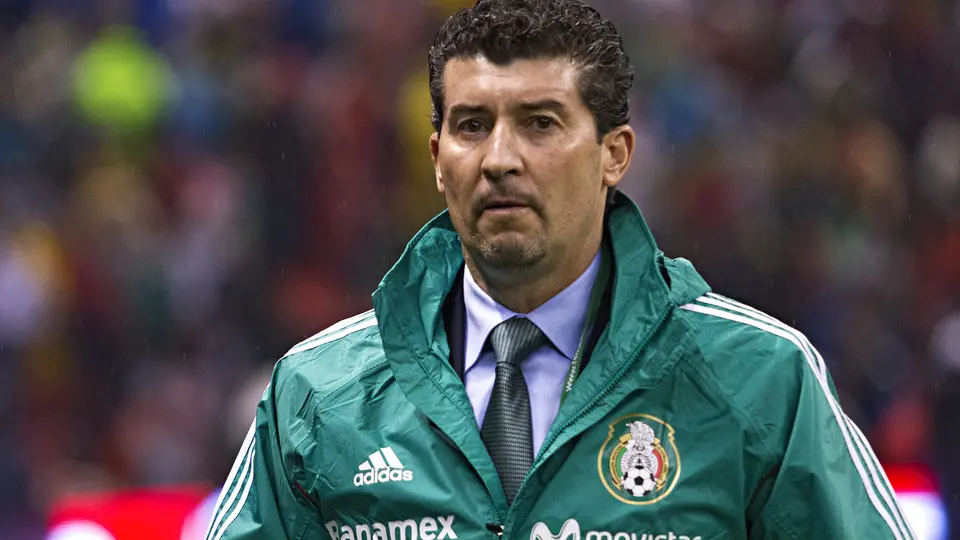 Chepo de la Torre, en 2013, con Selección Mexicana | IMAGO7