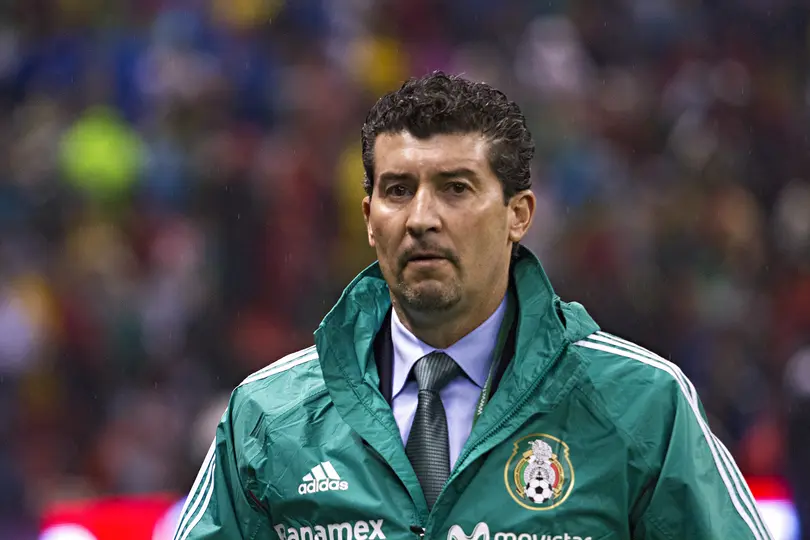 Chepo de la Torre, en 2013, con Selección Mexicana | IMAGO7