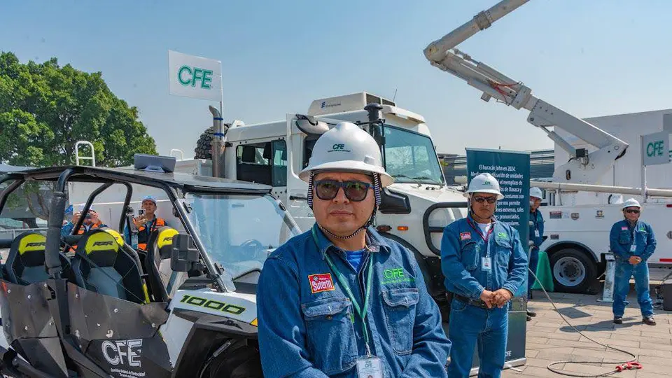 La reinstalación de la luz puede tardar varios días, lo mejor es estar al corriente / FB: @CFENacional