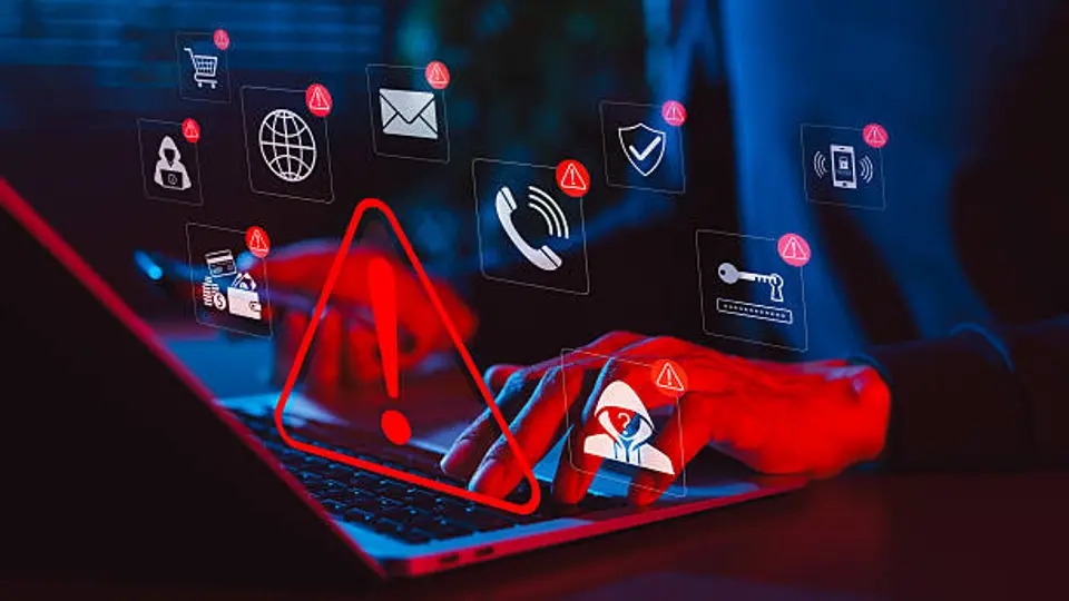 Redes sociales y aplicaciones de mensajería son algunos de los medios utilizados para difundir vacantes falsas. / iStock