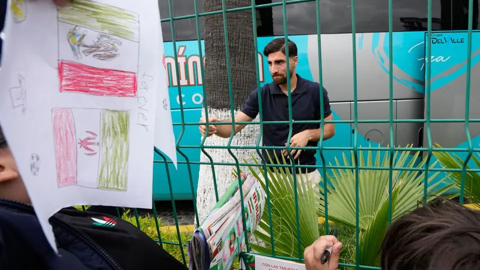 Alireza Jahanbakhsh de Irán se despide de la afición en Tijuana | AP