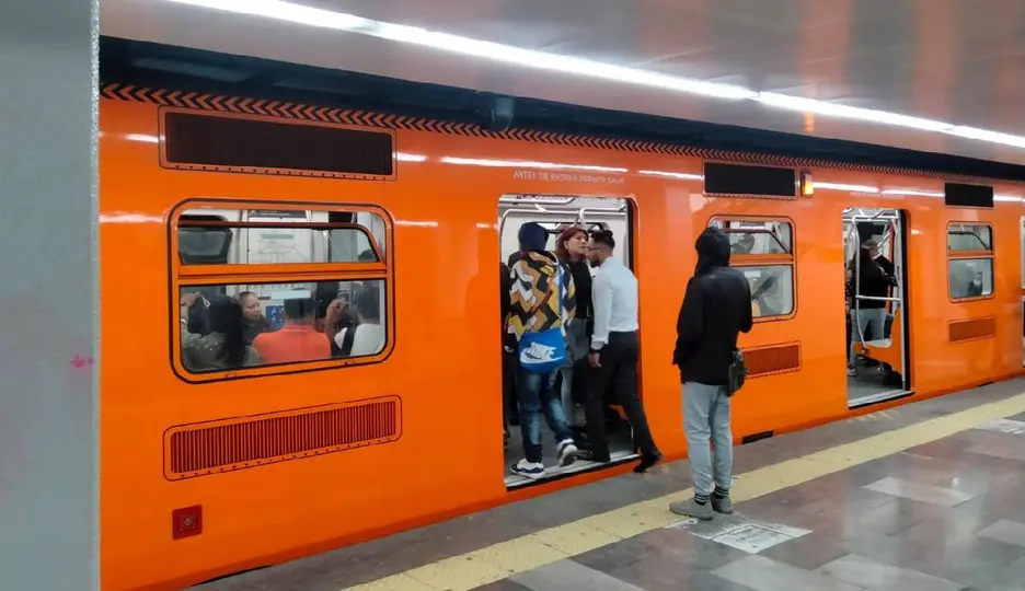 Captan pelea entre usuarios en la Línea 1 del Metro de la CDMX / @MetroCDMX