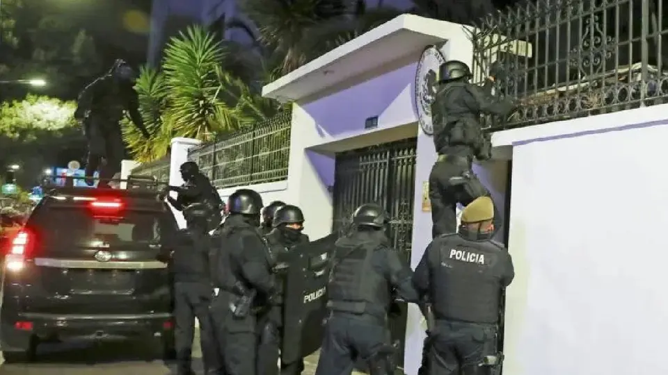 Imagenes de la Embajada de México en Quito y el arresto a Jorge Glas / AP