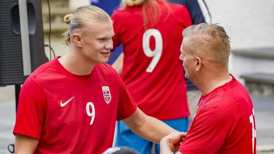 Erling y Alf Inge Haaland de Noruega | AFP