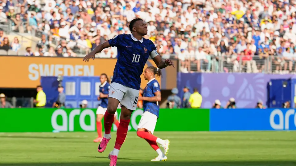 Festejo del goleador de Francia | AP