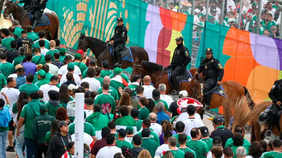 Las personas que no cuenten con boleto no podrán entrar al perímetro del Estadio Ciudad de México / FB: @PoliciaCDMX