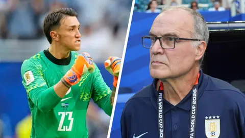 Marcelo Bielsa defiende a Muslera tras fracaso de Uruguay: "Grandeza impropia del futbol"