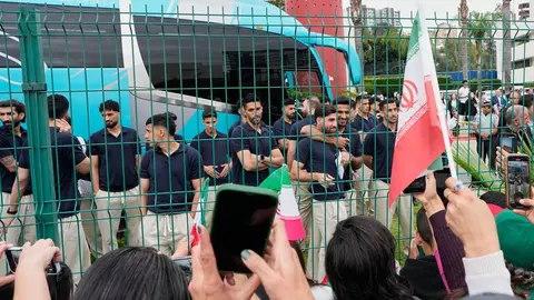 Afición en Tijuana se despide de la Selección de Irán | AP