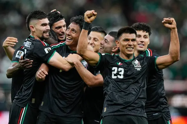 El Tricolor llega al duelo ante Ecuador impulsado por el apoyo de millones de aficionados dentro y fuera de México./ AP