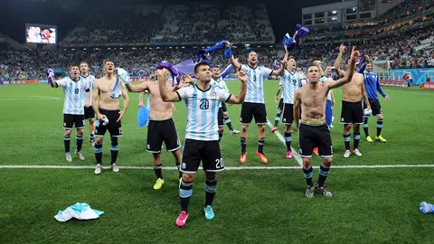 Argentina festeja haber eliminado a Holanda en Brasil 2014 | Imago7