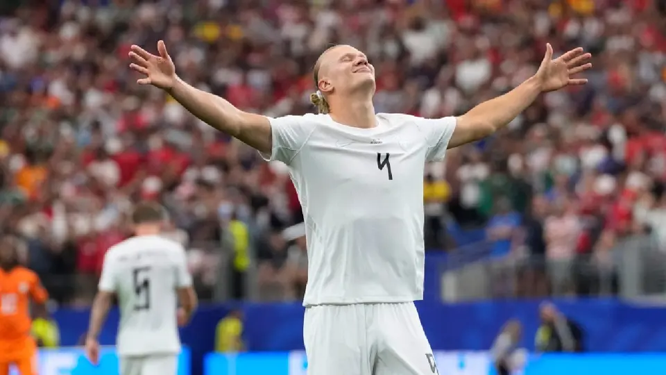¡A Octavos! Erling Haaland le da la victoria a Noruega y su boleto a 8vos de Final en los últimos minutos
