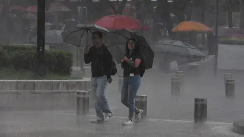 Las autoridades prevén lluvias intensas, actividad eléctrica y posible granizo en ocho alcaldías de la Ciudad de México./ RS
