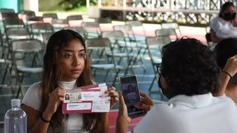 Las y los jóvenes aceptados recibirán un apoyo económico mensual de 9 mil 582 pesos, además de capacitación y seguro médico del IMSS./ RS