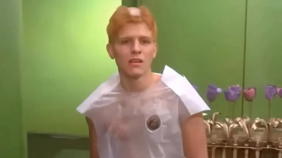 El actor mexicano interpretó a un joven en una de las escenas del Barón Harkonnen. / Captura