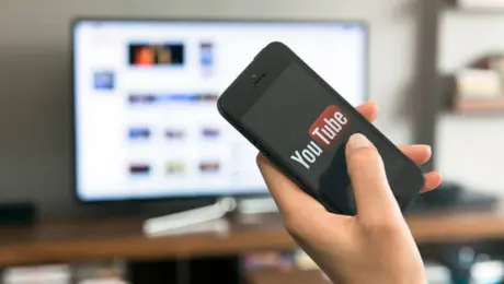 ¿La televisión le ganó al celular? YouTube revela un cambio histórico