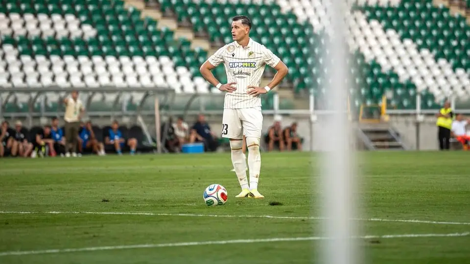 Gyori ETO, equipo de Efraín Juárez | IG: @etofc_official