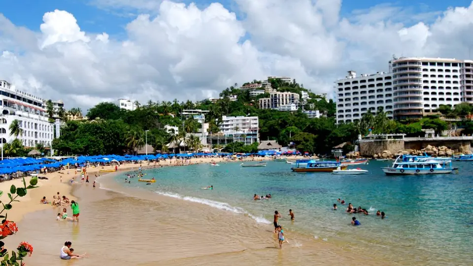 Turistas denunciaron presuntos cobros excesivos en playas de Acapulco / Licencia CC