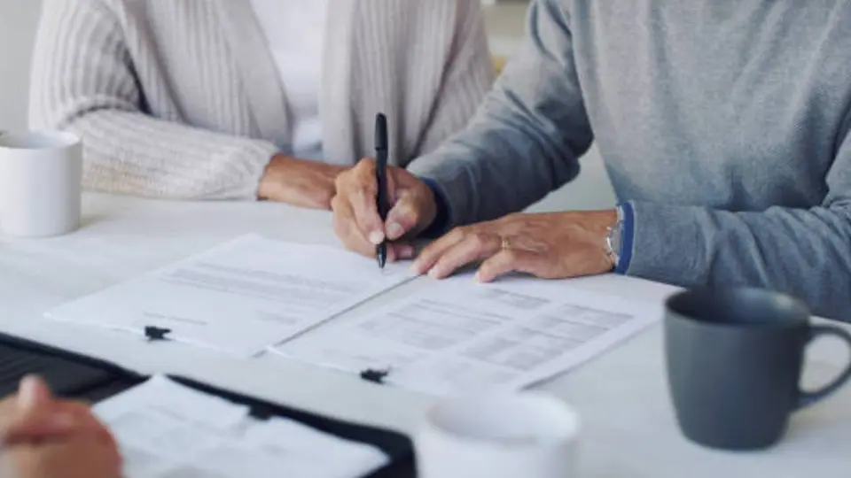 Una casa puede seguir a nombre de una persona fallecida. / iStock