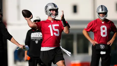 Fernando Mendoza, suplente en el arranque del training camp de Las Vegas Raiders