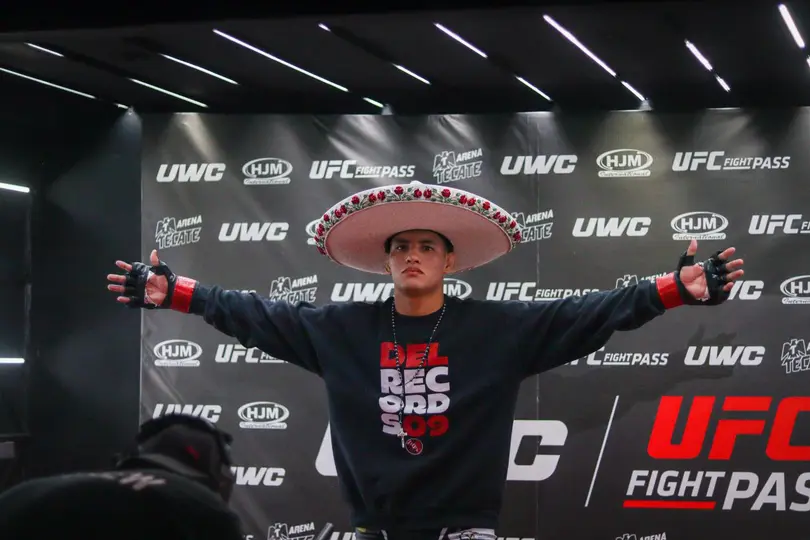 Jessie Rosas es la nueva firma de UFC | Redes