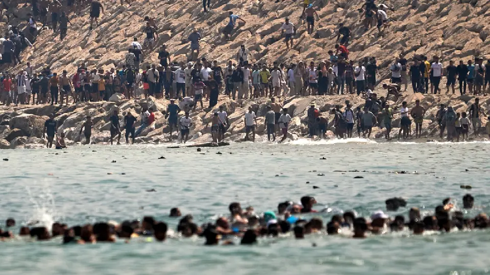 Las autoridades mencionaron que se encuentran ante una emergencia humanitaria y social / AP