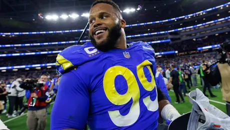 Aaron Donald está de vuelta; el defensivo sale del retiro para jugar en 2026 con Los Ángeles Rams