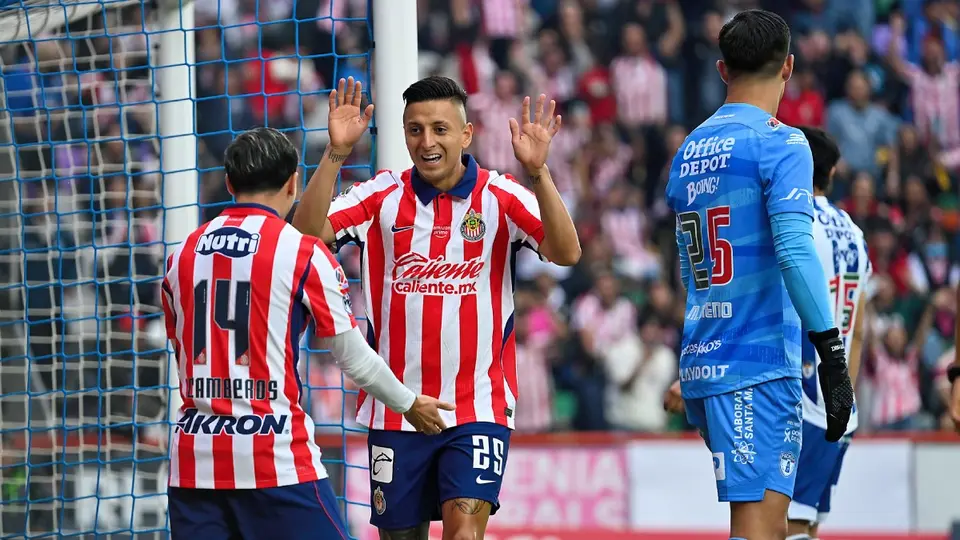 'Piojo' Alvarado en celebración con Chivas en el Apertura 2026 | IMAGO 7