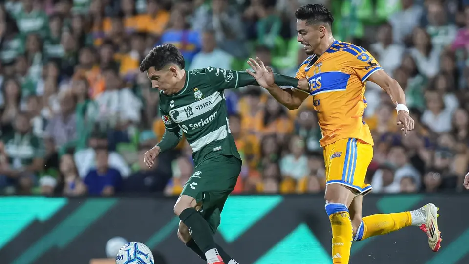 Ricardo Monreal hace su debut con Tigres | IMAGO7