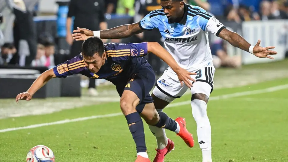 'Chucky' Lozano en partido con Galaxy en la MLS | AP