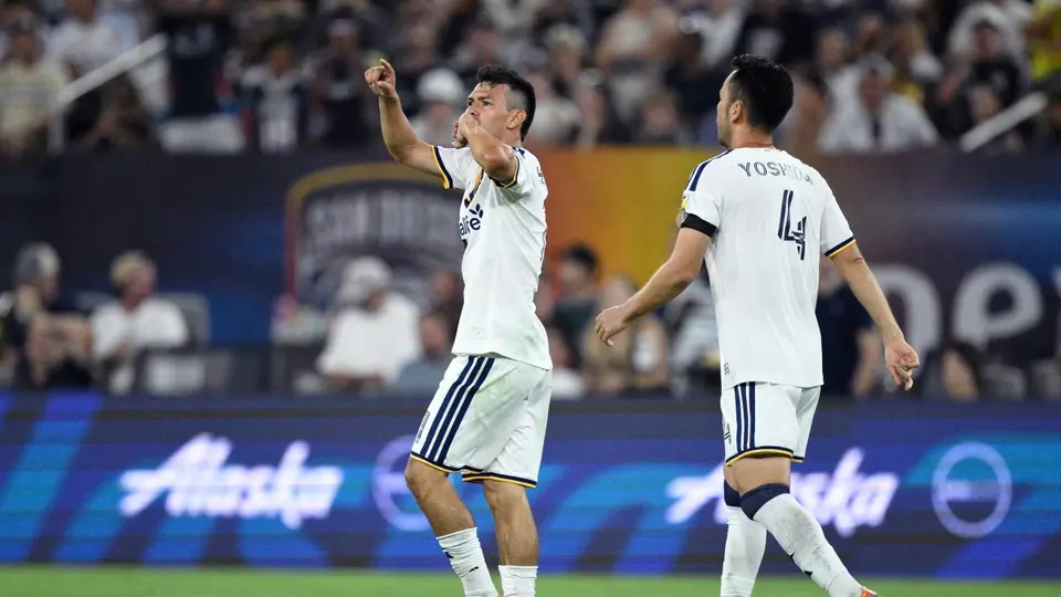 Hirving Lozano marca su primer gol con LA Galaxy | AFP