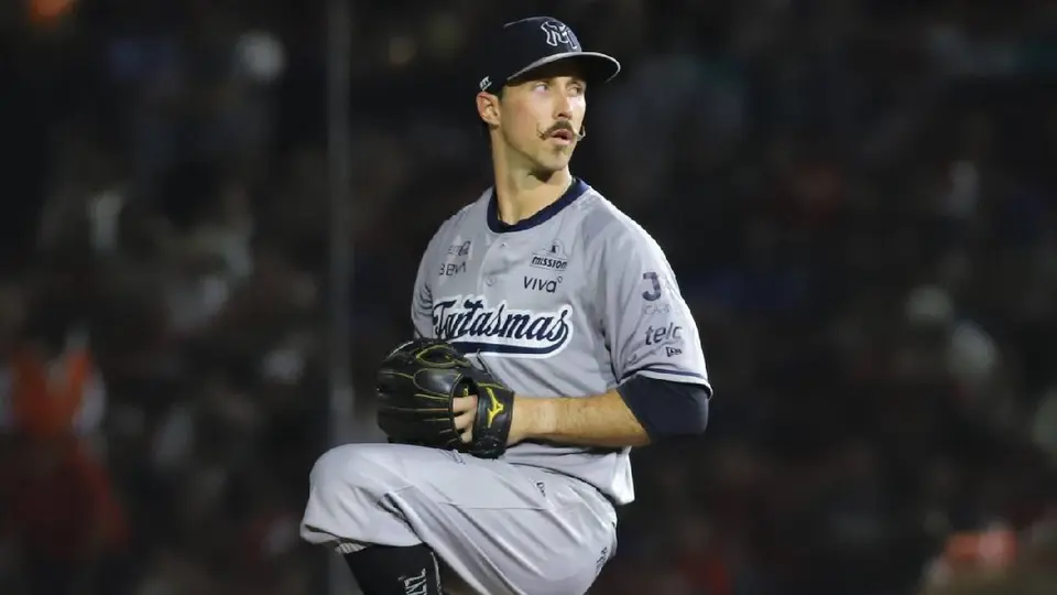 Daniel Mengden con los Sultanes de Monterrey | x:@SultanesOficial