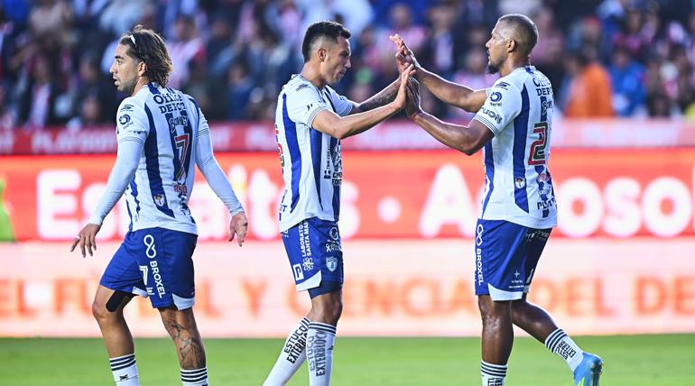 Salomón Roldón empata el partido para Pachuca ante Chivas | MEXSPORT