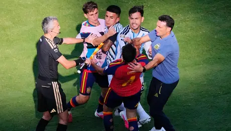 Jugador de Benín critica juego de Argentina y Messi: "son muy sucios"