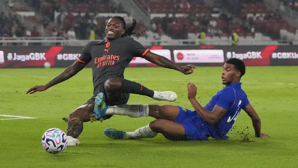 Rafael Leão completa traspaso de 44 millones de dólares a Galatasaray
