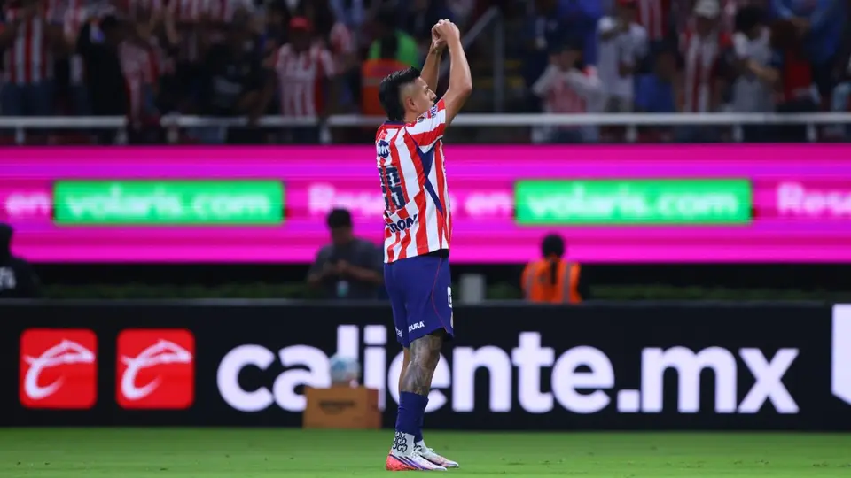 'Piojo' Alvarado festeja un gol con Chivas en el Apertura 2026 | IMAGO 7