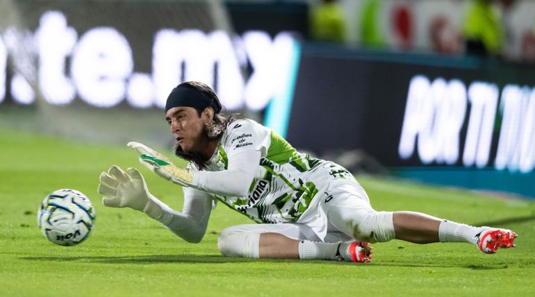 Acevedo calentando | MEXSPORT