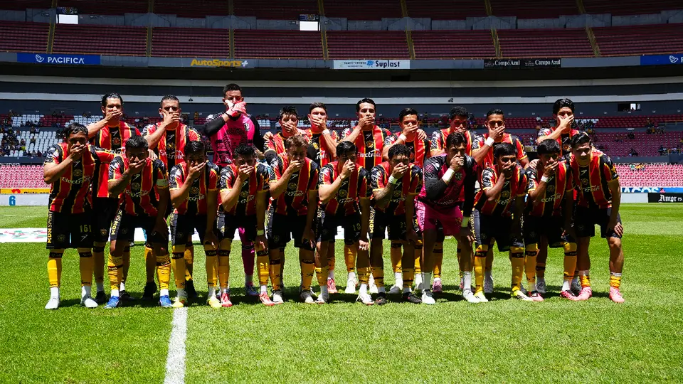 Leones Negros vuelve a protestar contra la desaparición del ascenso y descenso en el futbol mexicano