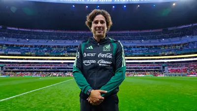 Guillermo Ochoa lanza mensaje al América tras visita al Azteca: "llegará el campeonato"