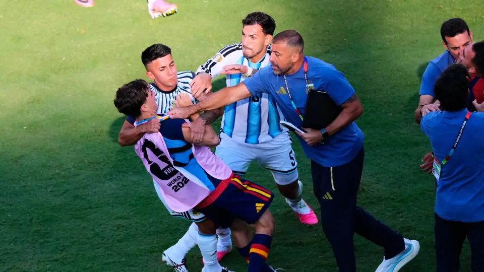 Leandro Paredes y Gavi en la bronca en la Final del Mundial 2026 | MEXSPORT