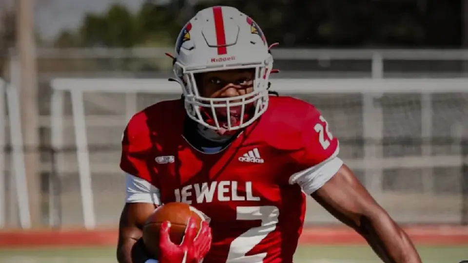Micah Jo Barnett | @ES_sportsnews