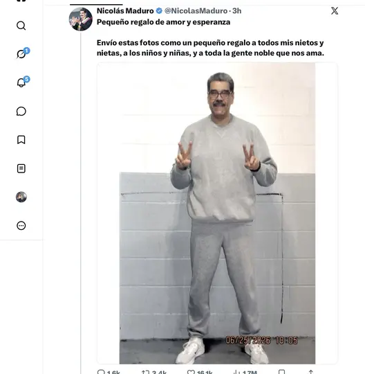 El exmandatario venezolano aparece vestido de gris y realizando la señal de amor y paz con ambas manos./@Nicolásmaduro