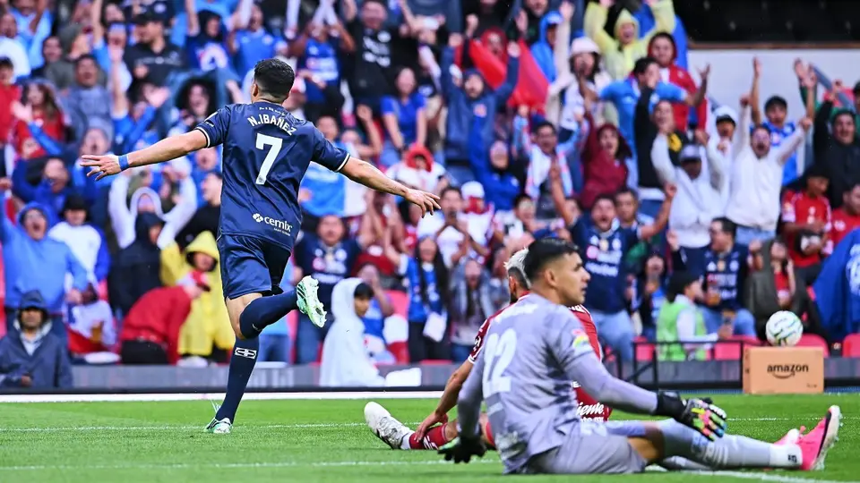 Nico Ibáñez en celebración con Cruz Azul en la Liga MX | MEXSPORT