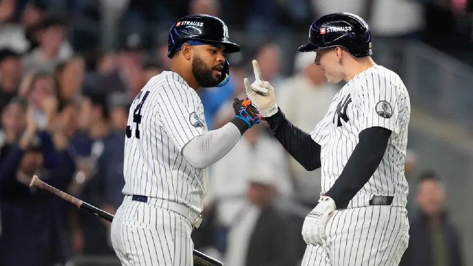 Jugadores de los Yankees celebrando carrera ante los Red Sox en los Playoffs 2026 | AP