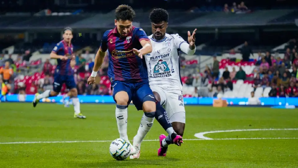 Joaquín Moxica, futbolista de atlante enfrentando a Pachuca en el Apertura 2026 | IMAGO7