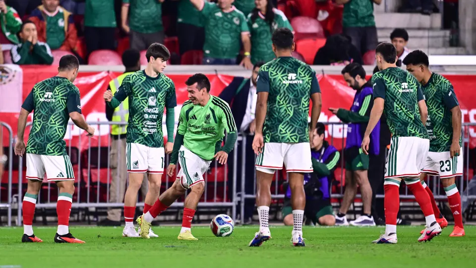 VIDEO: 'Hormiga' González y Santiago Sandoval se hicieron "bullying" previo al México vs Perú