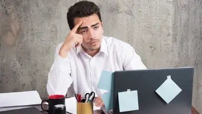 Agotamiento laboral no es igual a estar cansado: estas son las señales del burnout