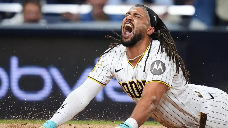 Fernando Tatis Jr celebrando cuadrangular ante los Cubs en los Playoffs 2026 | AP